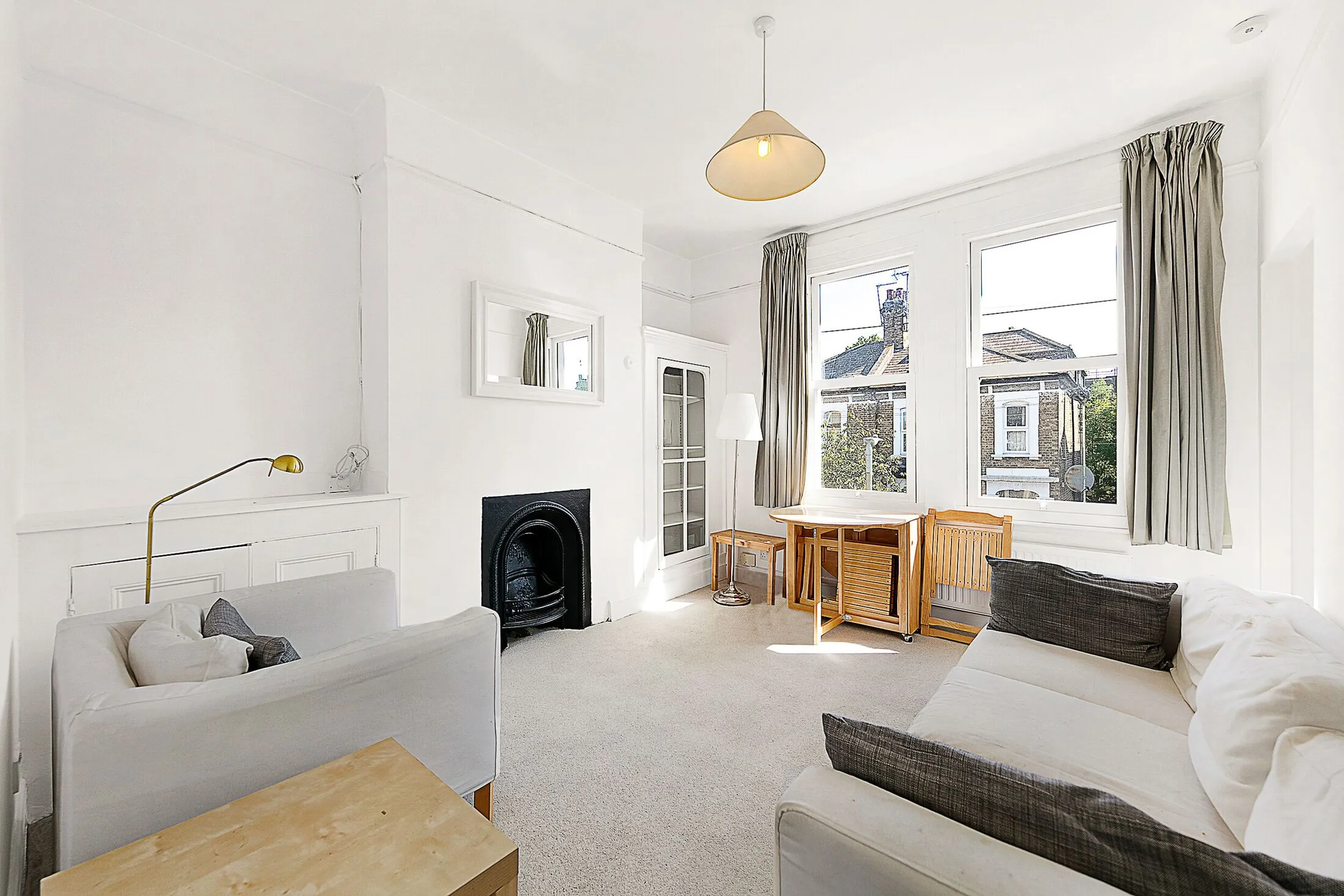 Flat Haldon Road in Greater London