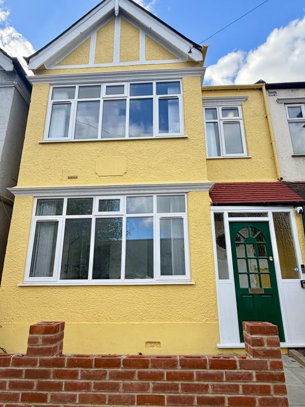Room Durnsford Road in Greater London