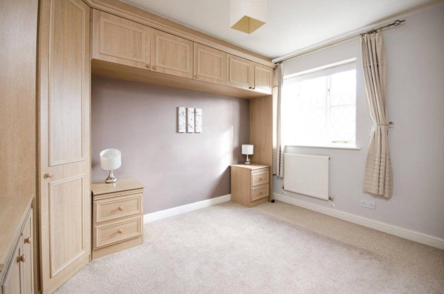 House Teviot Close in Guildford