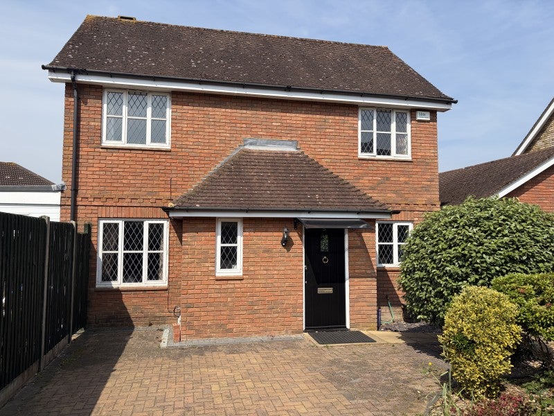 House Teviot Close in Guildford