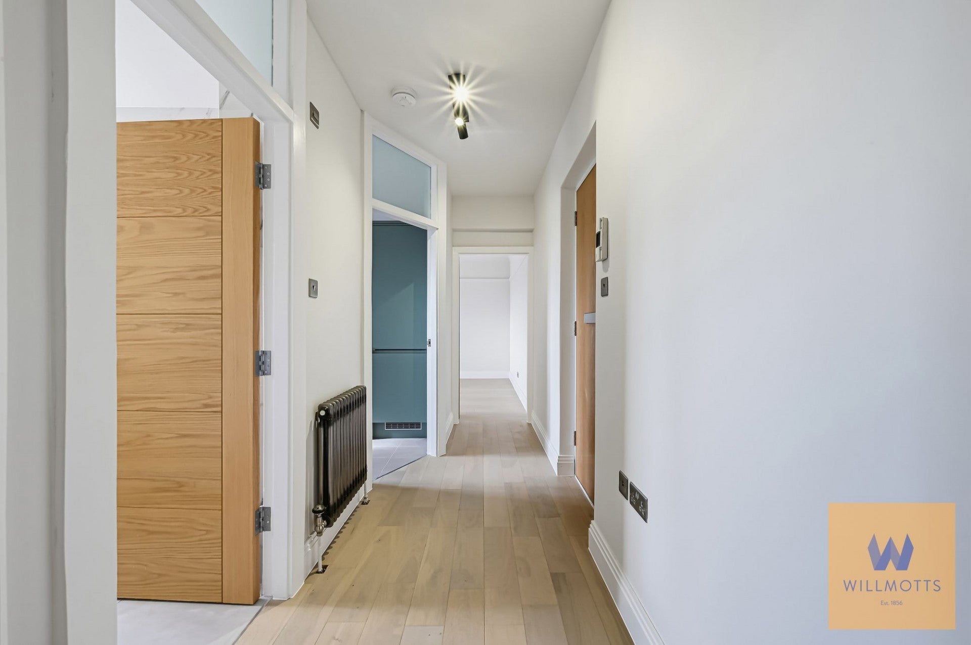 Flat Barnes High Street in Greater London