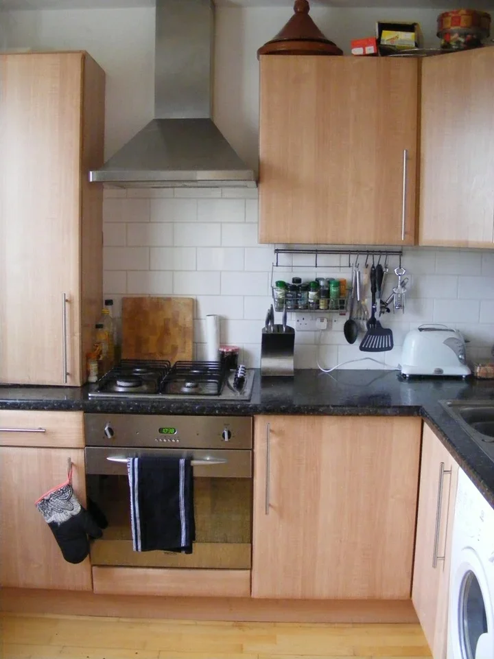Flat Streatham High Road in Greater London