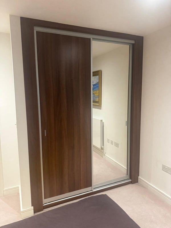 Room Bradley Road in Greater London