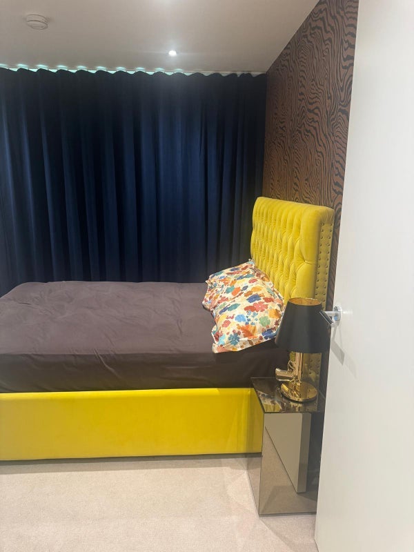 Room Bradley Road in Greater London