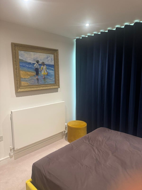 Room Bradley Road in Greater London