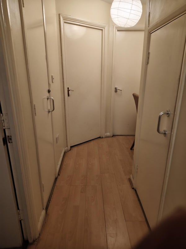 Room Evergreen Square in Greater London