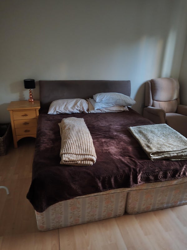 Room Evergreen Square in Greater London