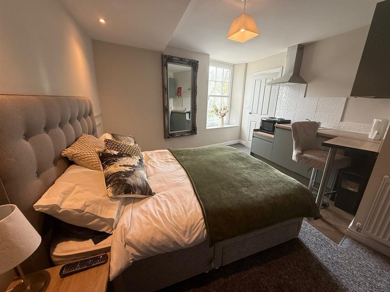 Room Nottingham Road in Mansfield Woodhouse