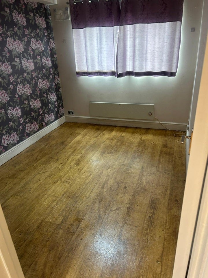 Flat Welsummer Way in Cheshunt