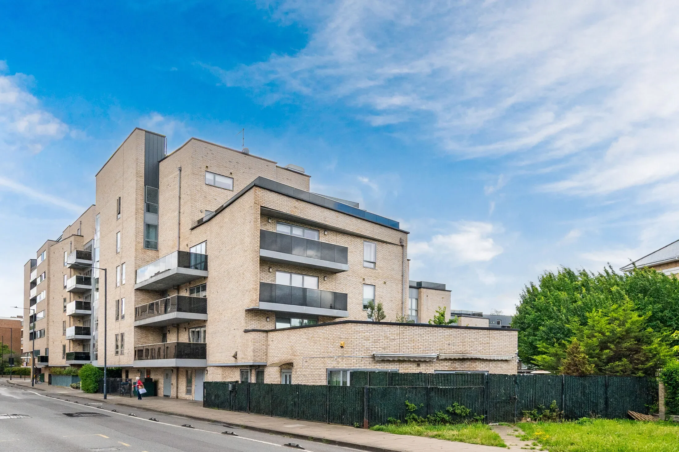 Flat Hansel Road in Greater London