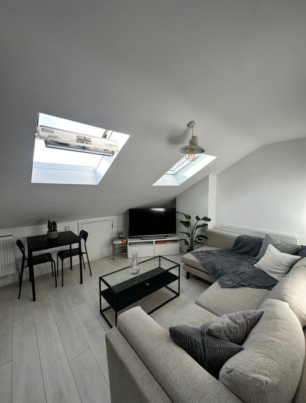 Flat Osbaldeston Road in Greater London