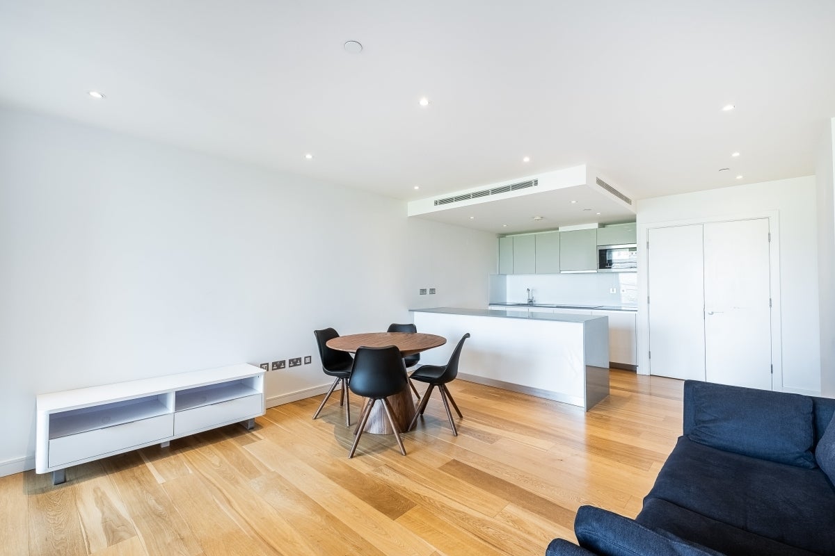 Flat Camley Street in Greater London