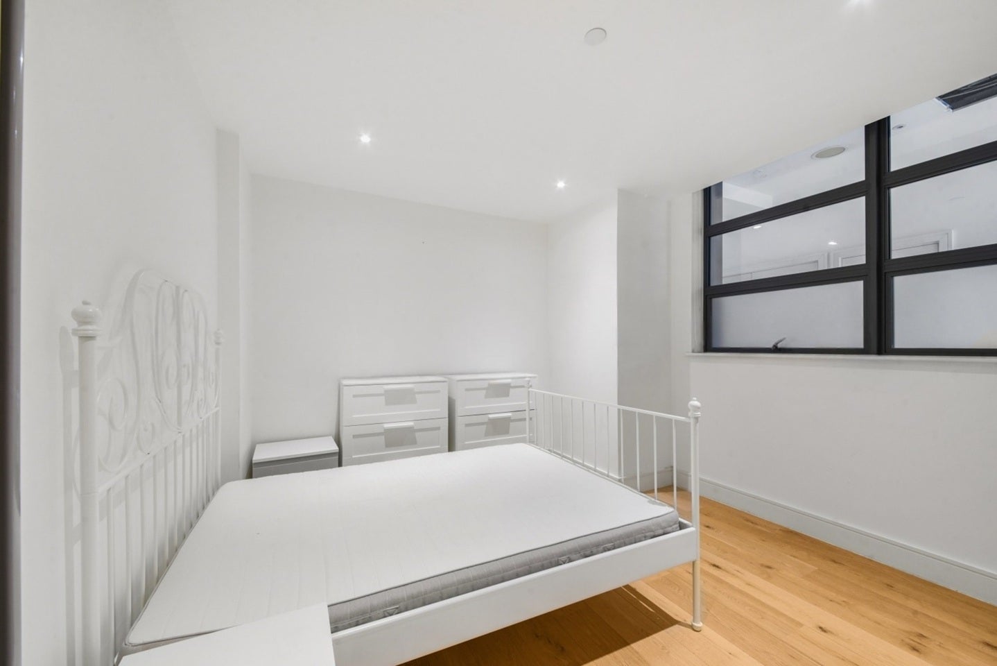 Flat Carlow Street in Greater London