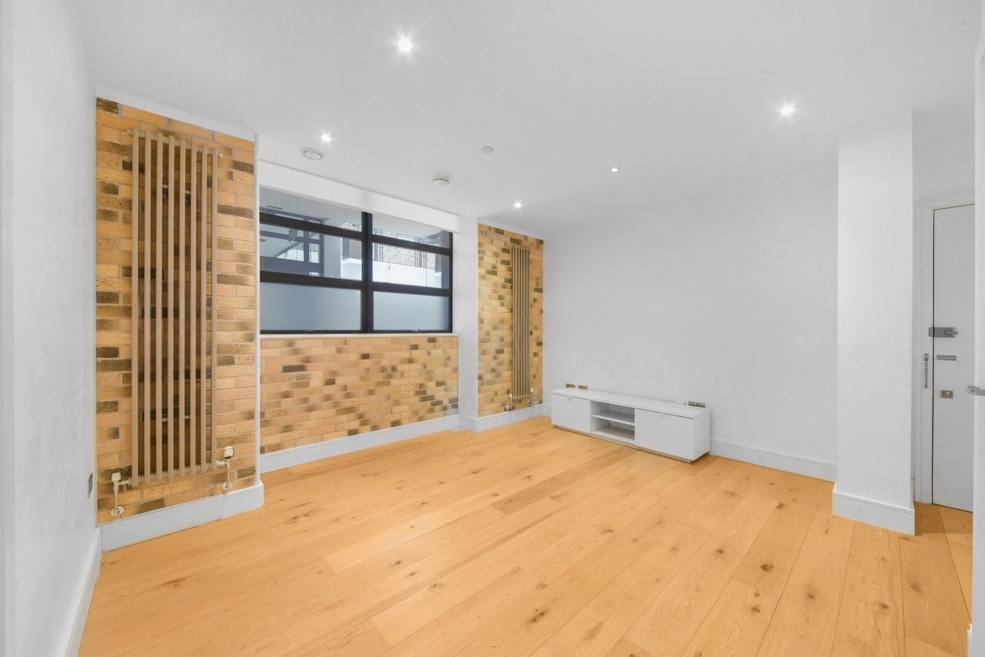 Flat Carlow Street in Greater London