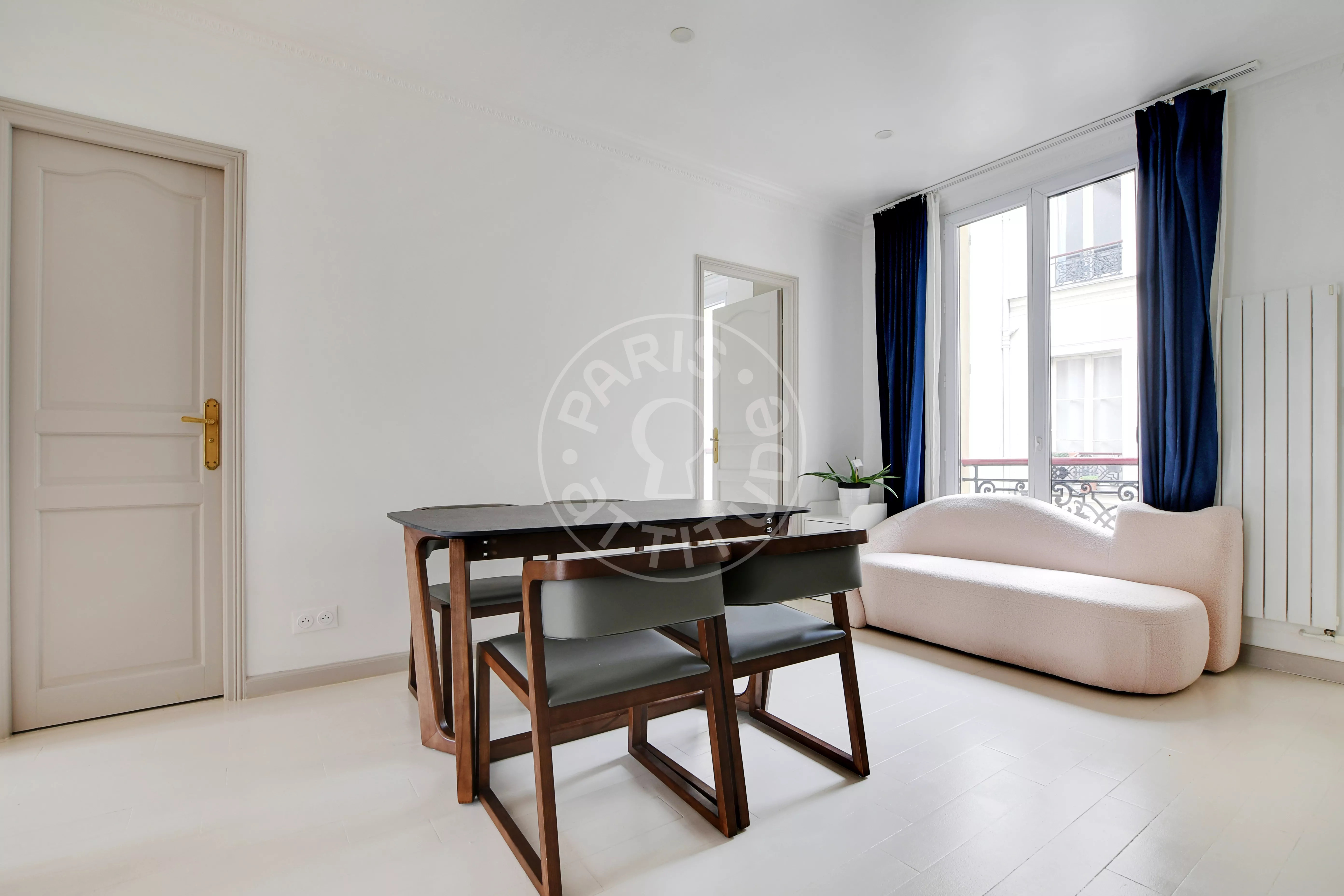 Flat Rue de Metz in Paris