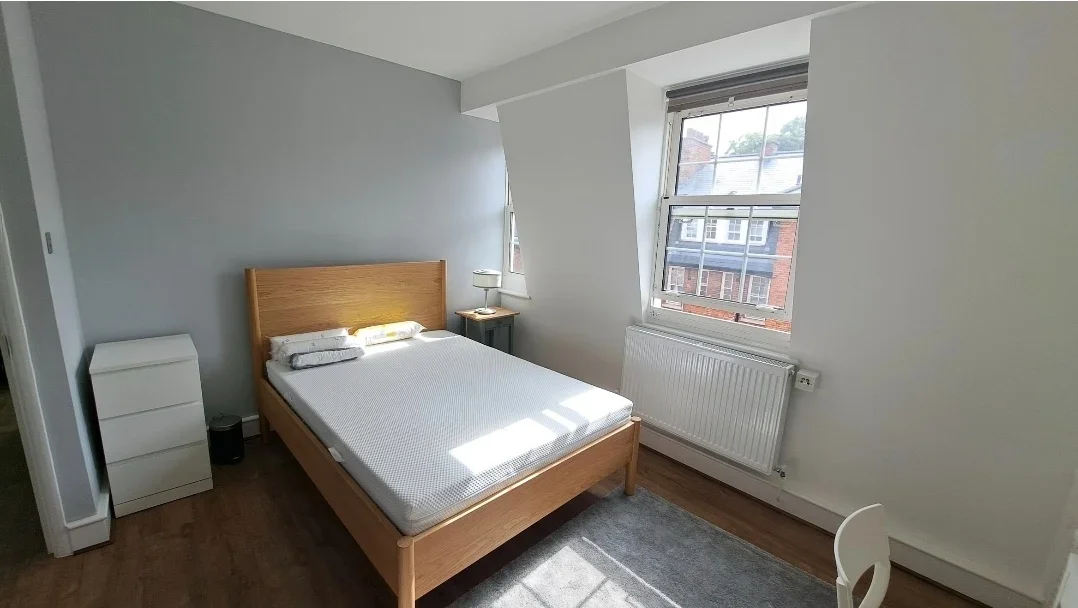 Room Artichoke Place in Greater London