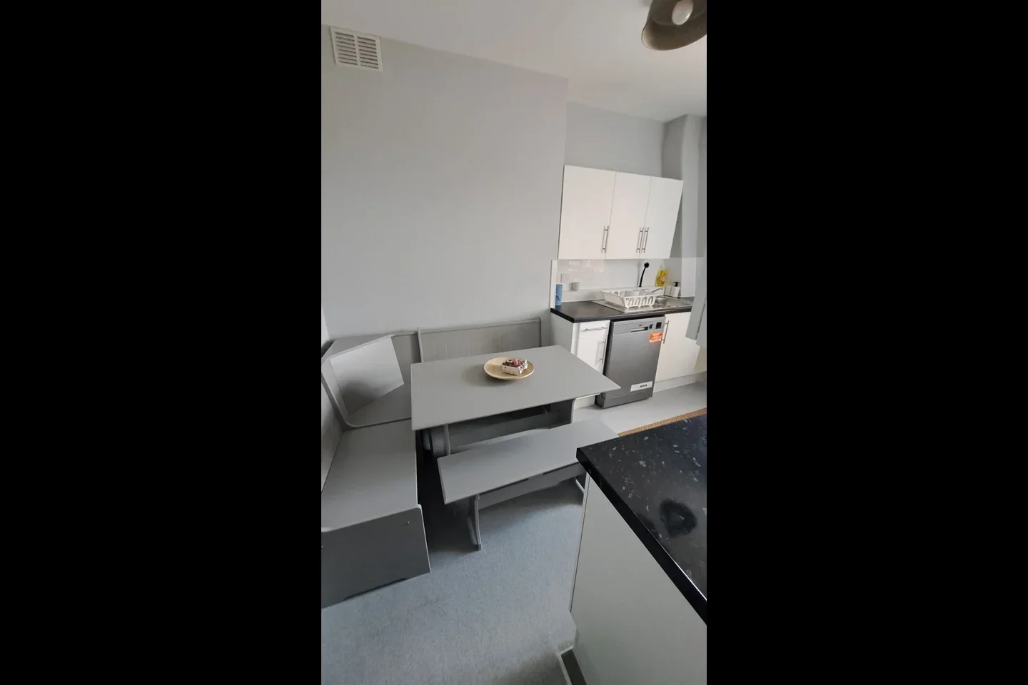 Room Artichoke Place in Greater London