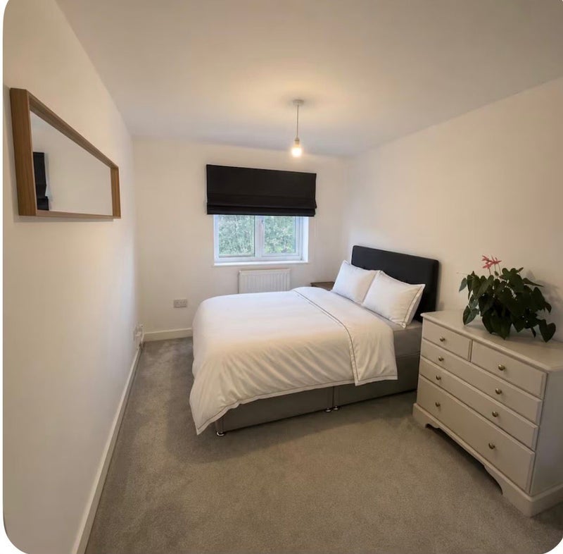 Flat Fitzhugh Grove in Greater London