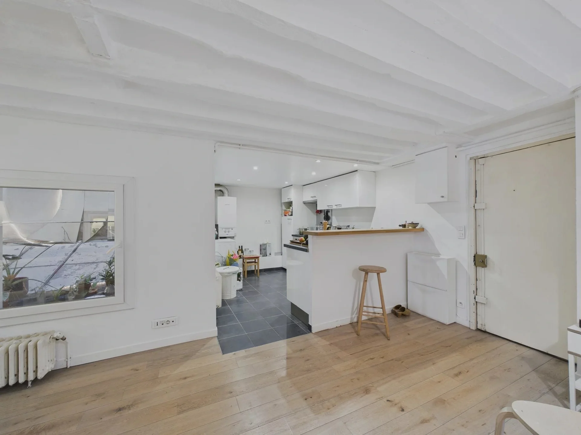 Flat Rue du Faubourg Saint-Martin in Paris