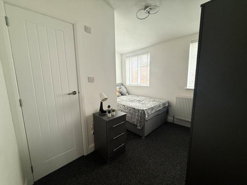 Room Slaithwaite Road in Sandwell