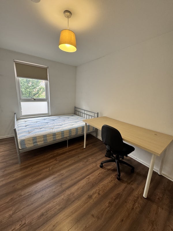 Room Exhibition Close in Greater London