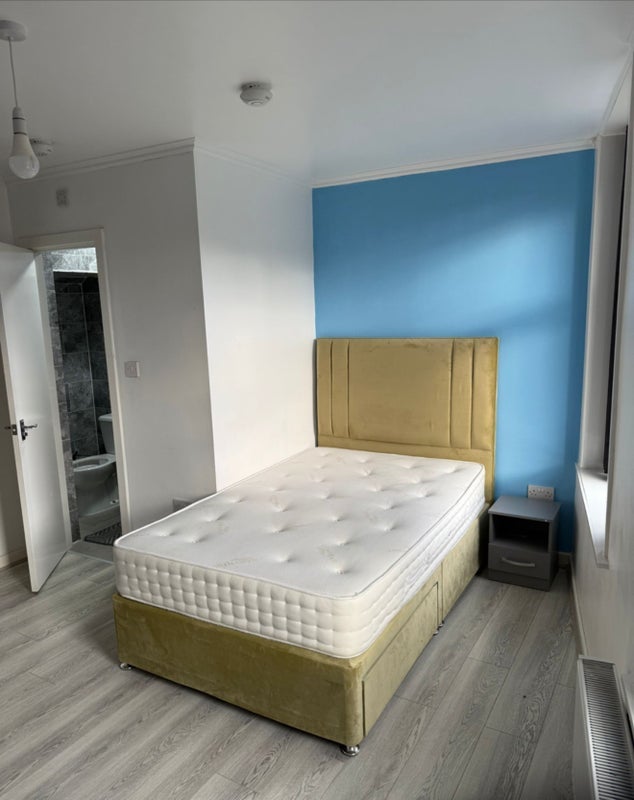 Room Darwen Street in Blackburn