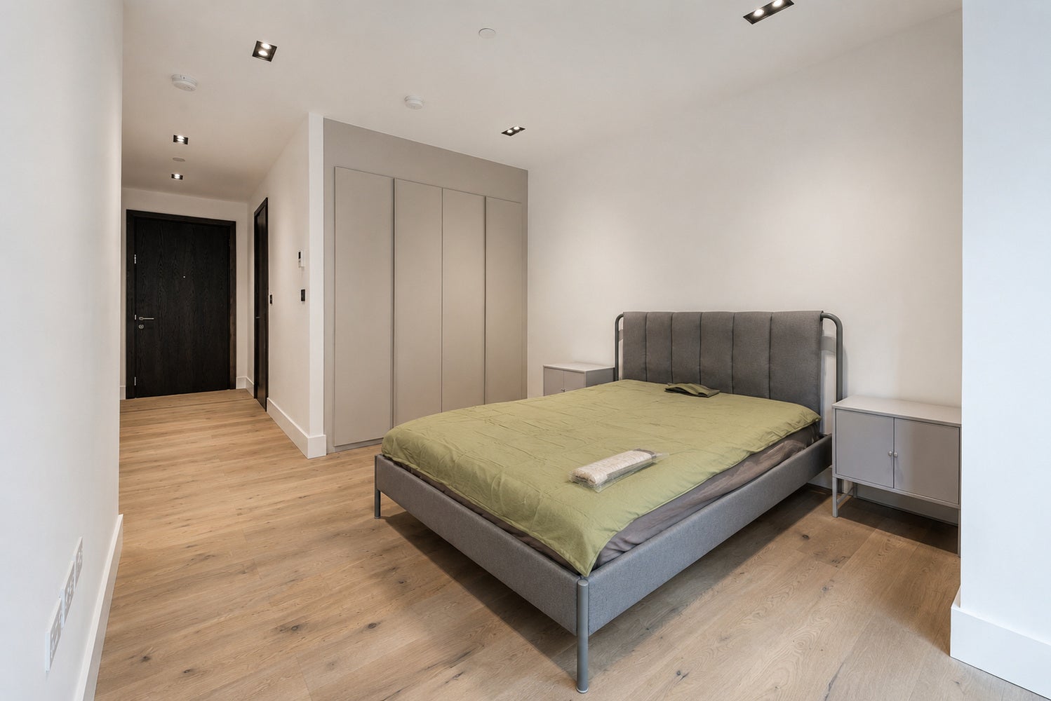 Flat Exchange Gardens in Greater London