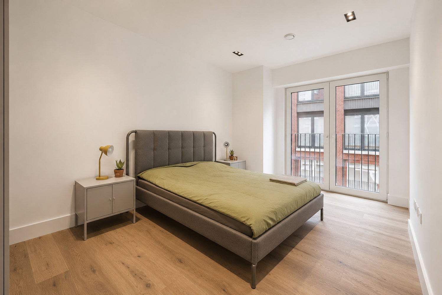 Flat Exchange Gardens in Greater London