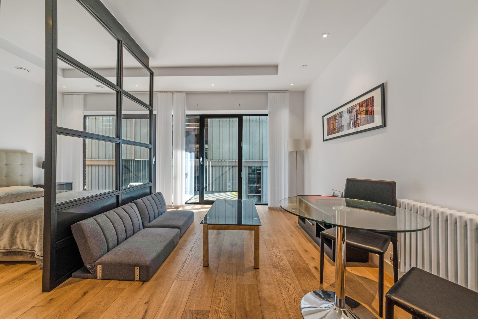Flat Lyell Street in Greater London