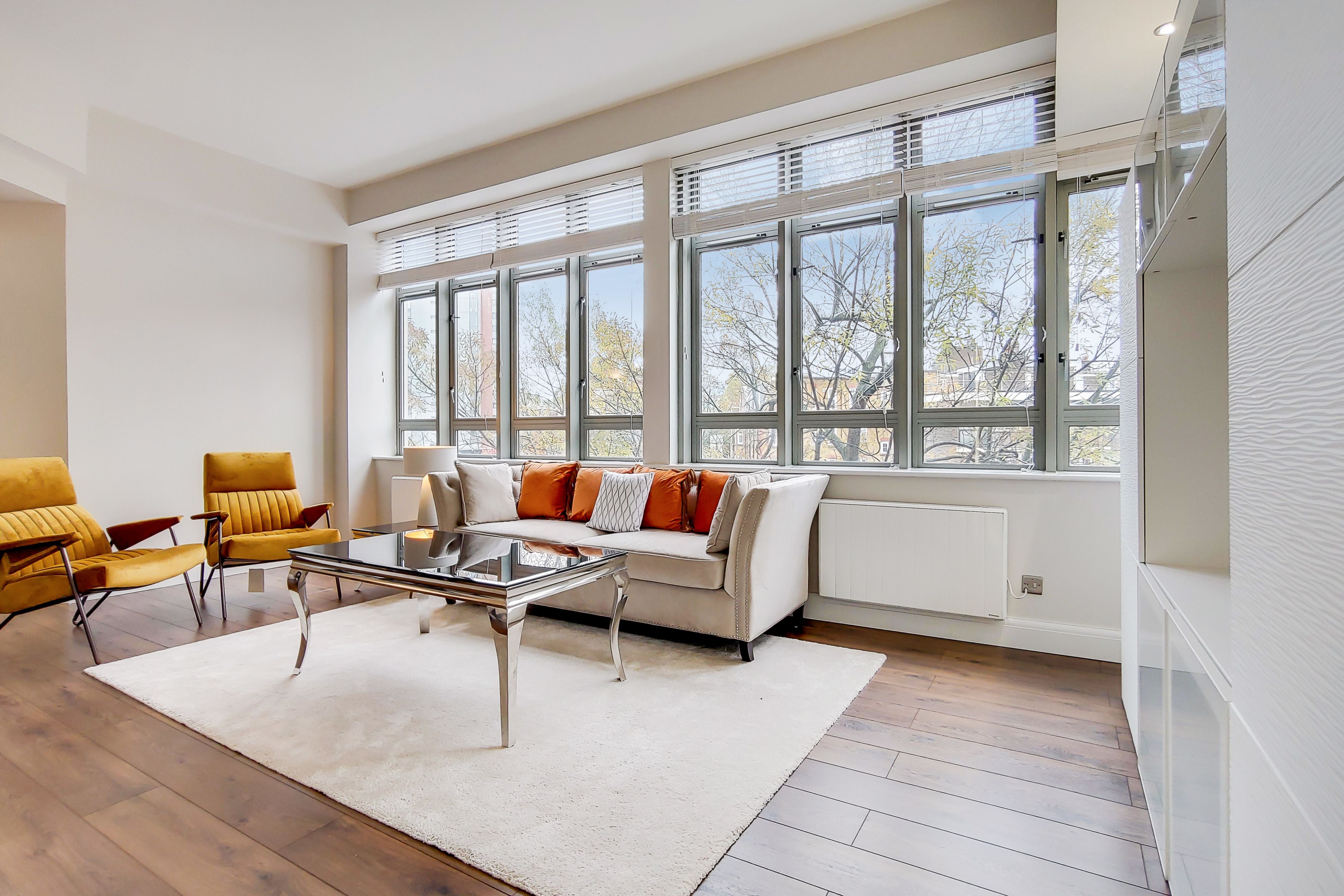 Flat Dingley Road in Greater London