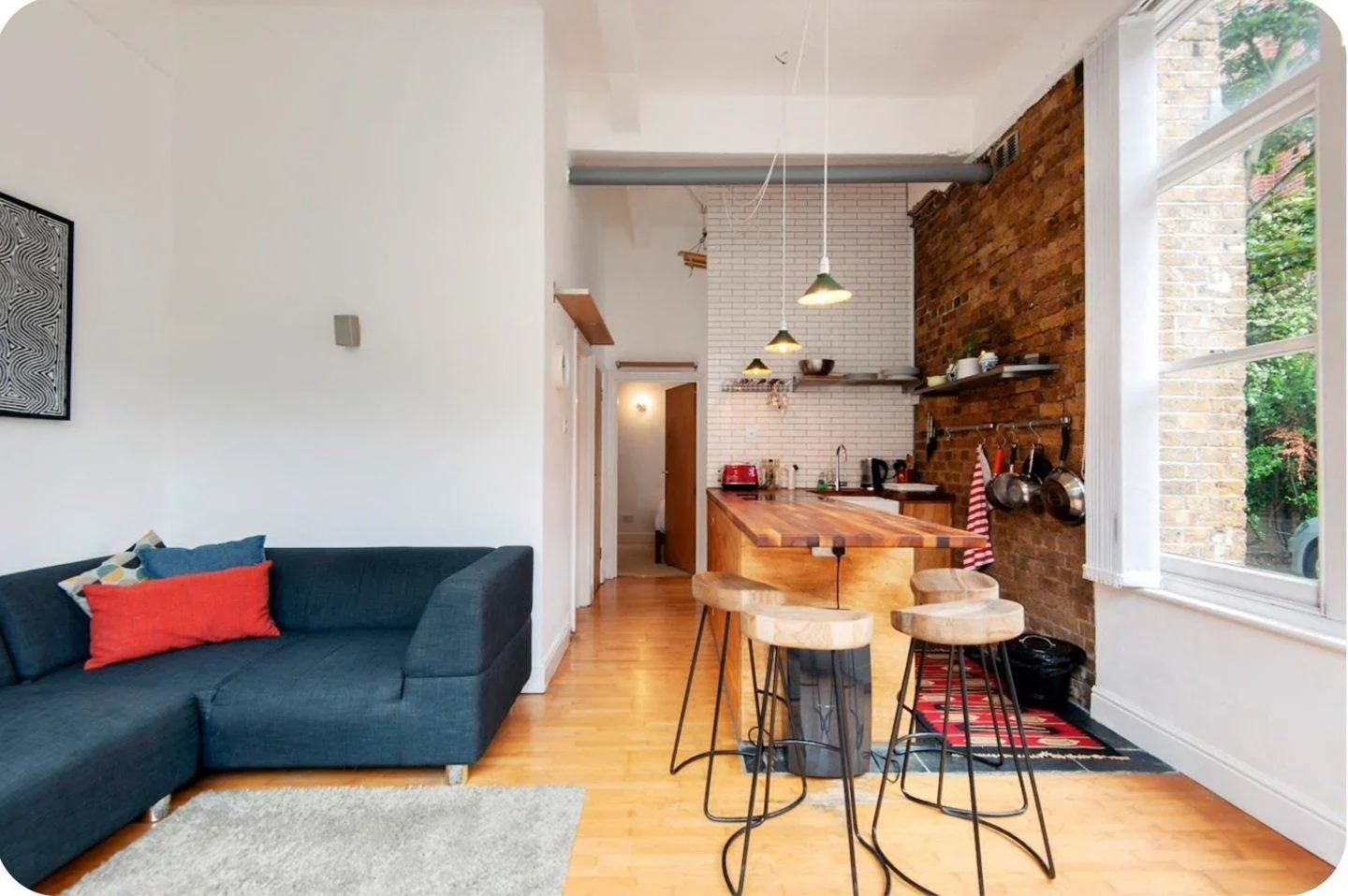 Flat Adelina Grove in Greater London