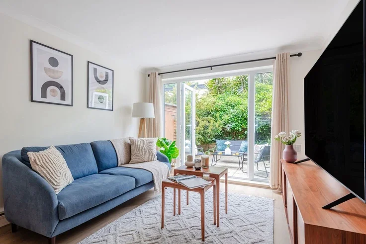 House Ebbisham Drive in Greater London