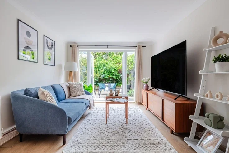 House Ebbisham Drive in Greater London