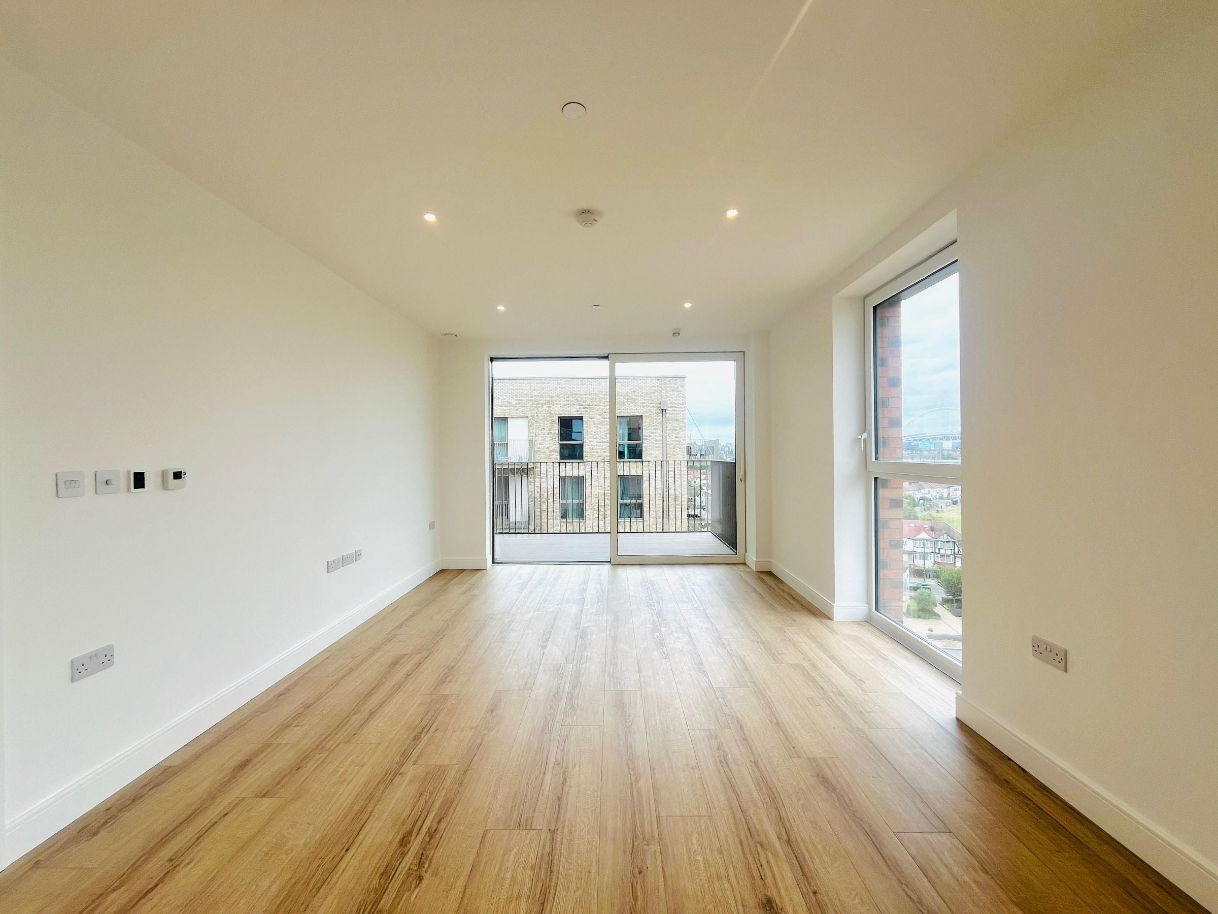Flat Beresford Avenue in Greater London