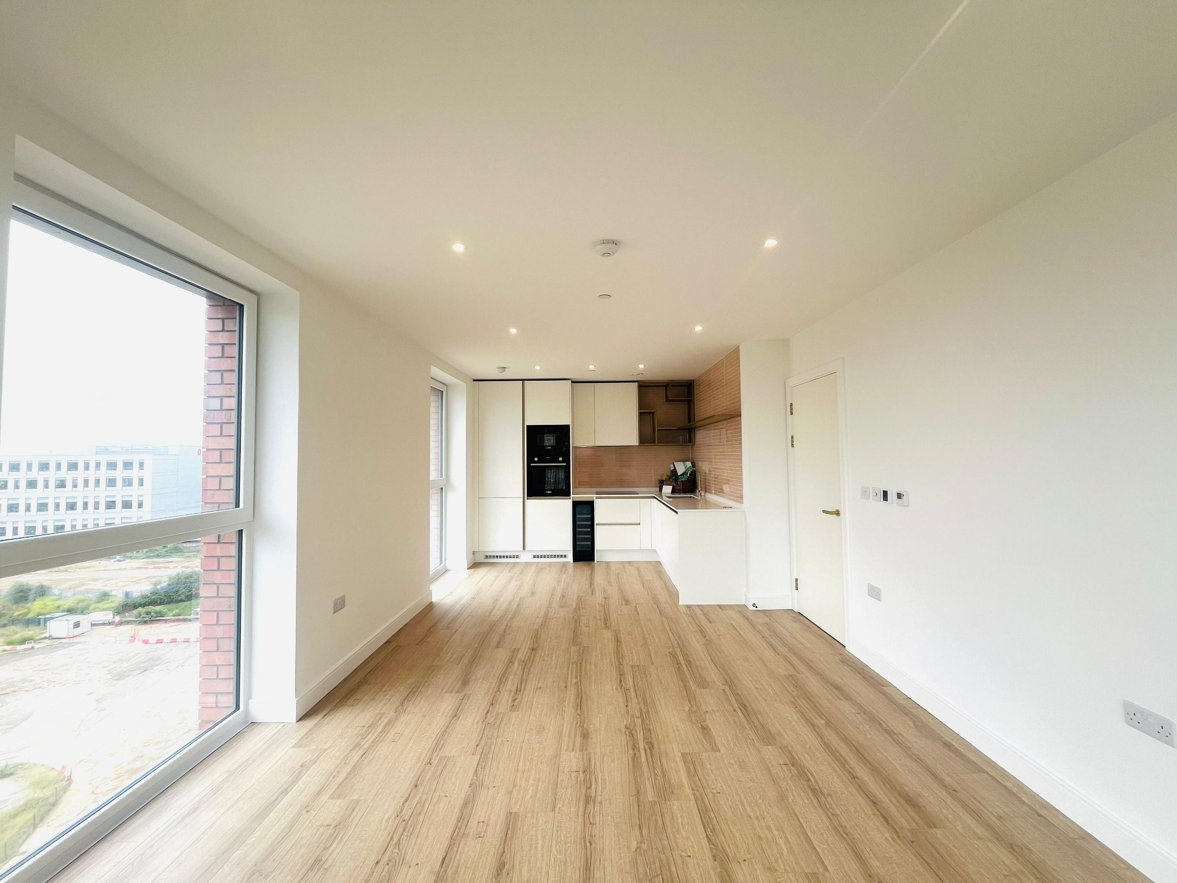 Flat Beresford Avenue in Greater London
