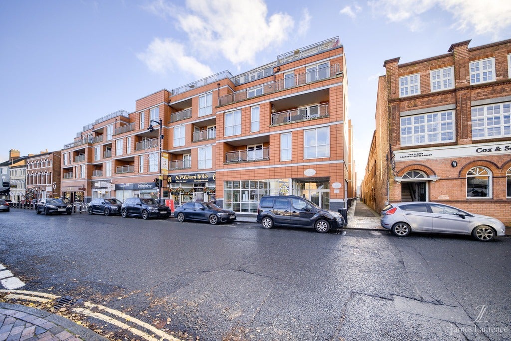 Flat Regent Place in Birmingham