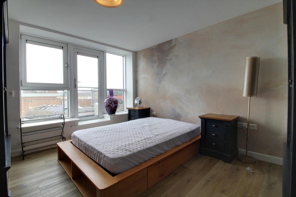 Flat Regent Place in Birmingham
