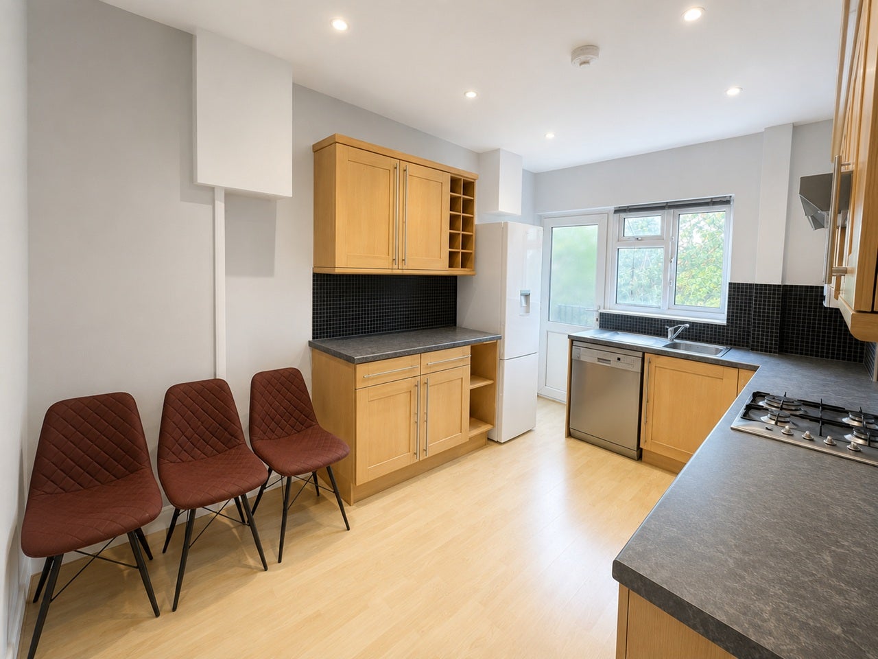 Flat High Mead in Greater London