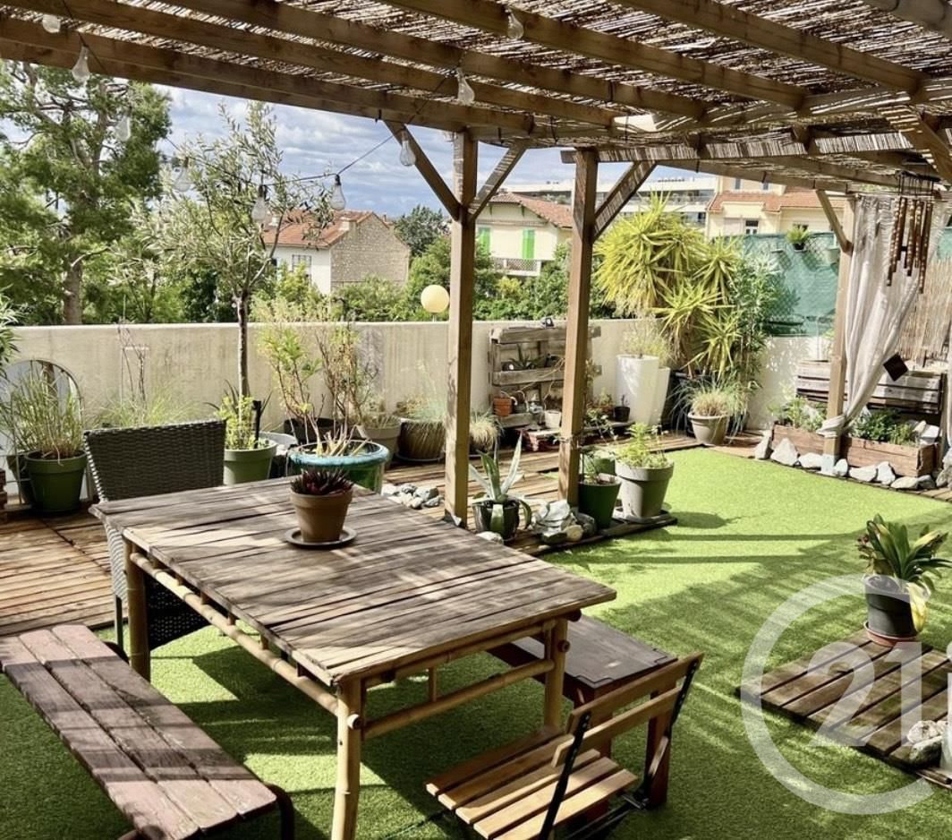 Flat Avenue des Chutes Lavie in Marseille