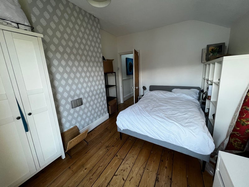 Room Stackpool Road in Bristol