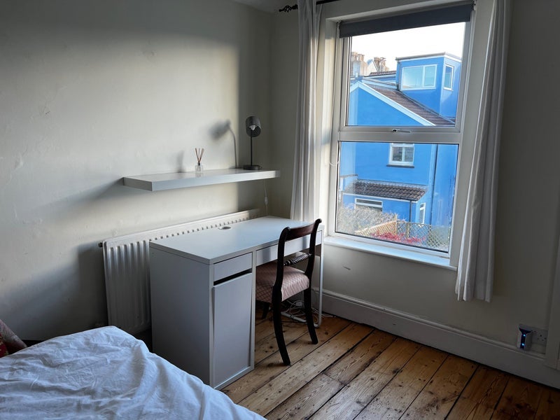 Room Stackpool Road in Bristol