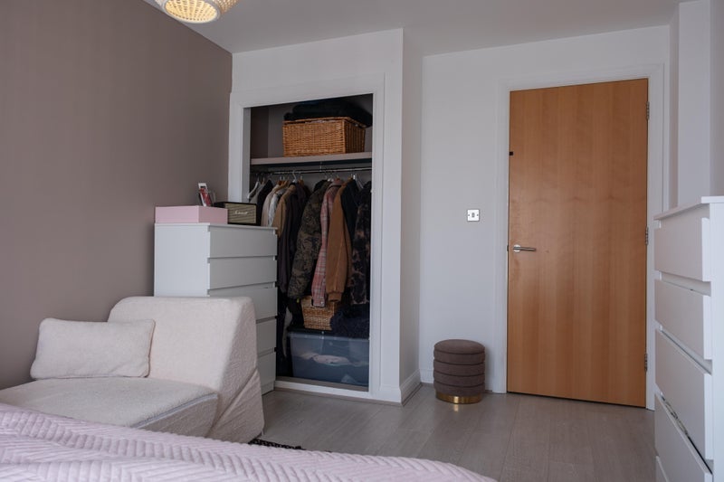 Flat Oakes Mews in Greater London
