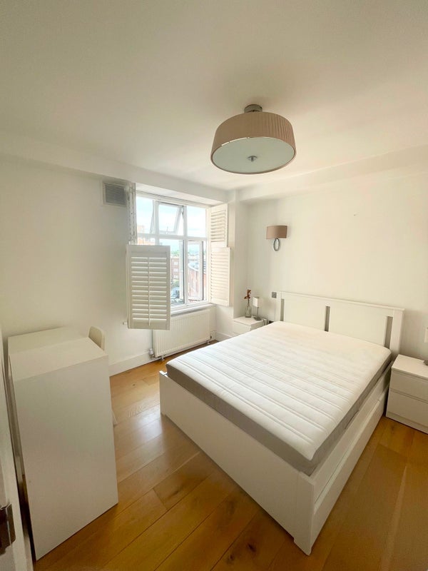 Room Park West Place in City of Westminster