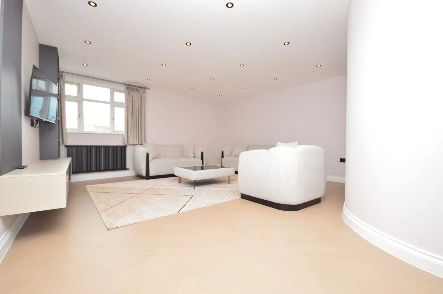 Flat Nelson Street in Greater London