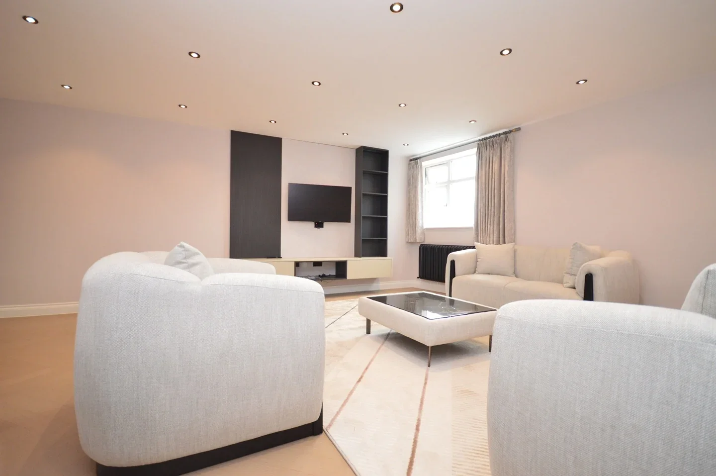 Flat Nelson Street in Greater London
