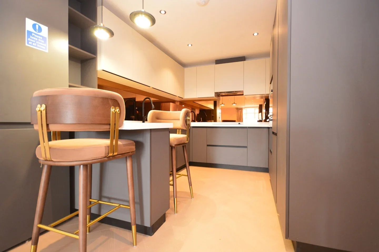 Flat Nelson Street in Greater London