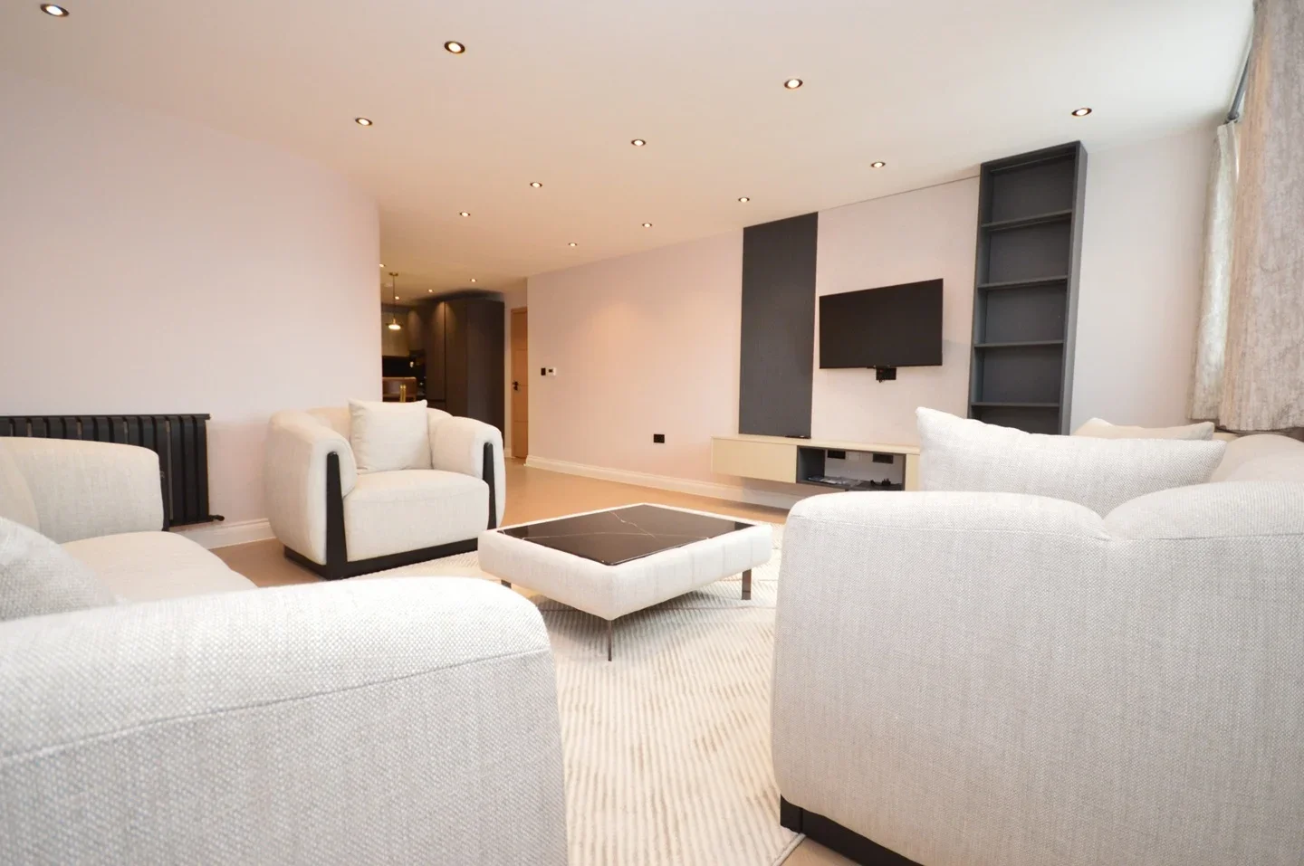 Flat Nelson Street in Greater London
