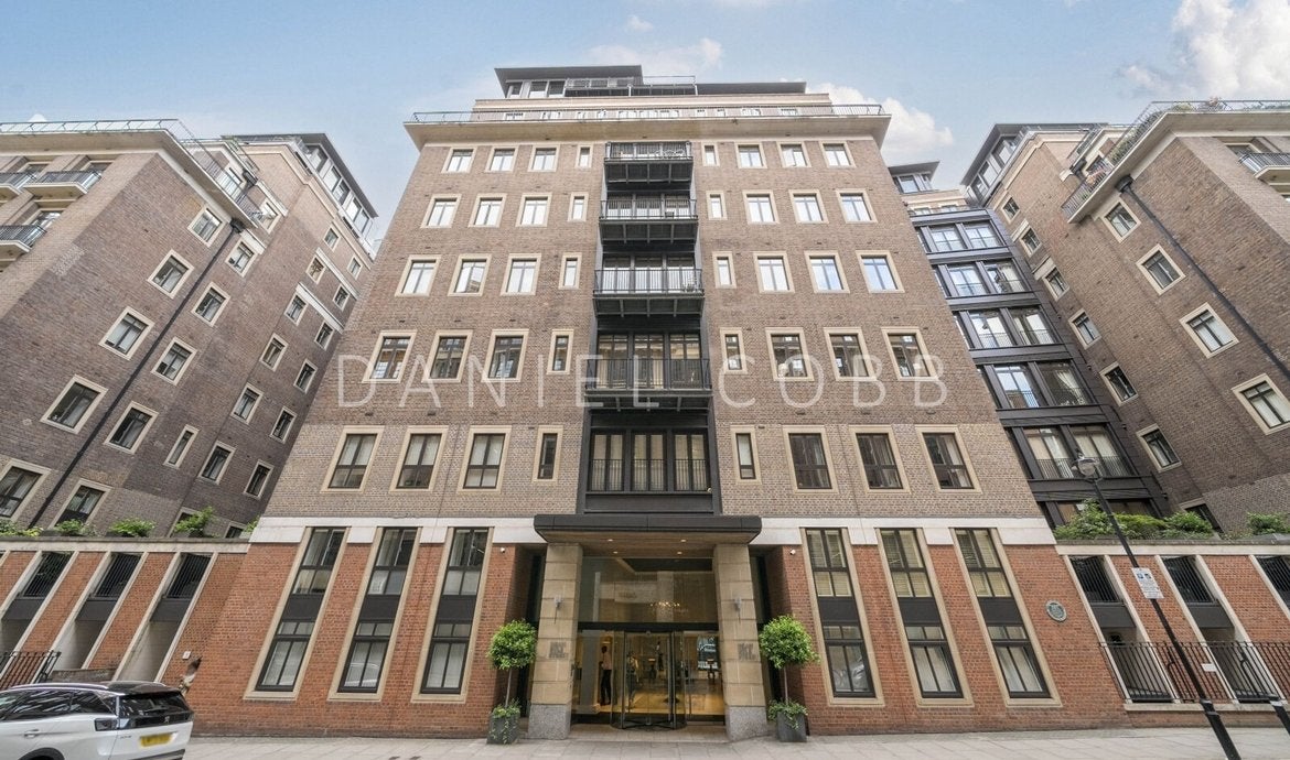 Flat Dean Ryle Street in City of Westminster