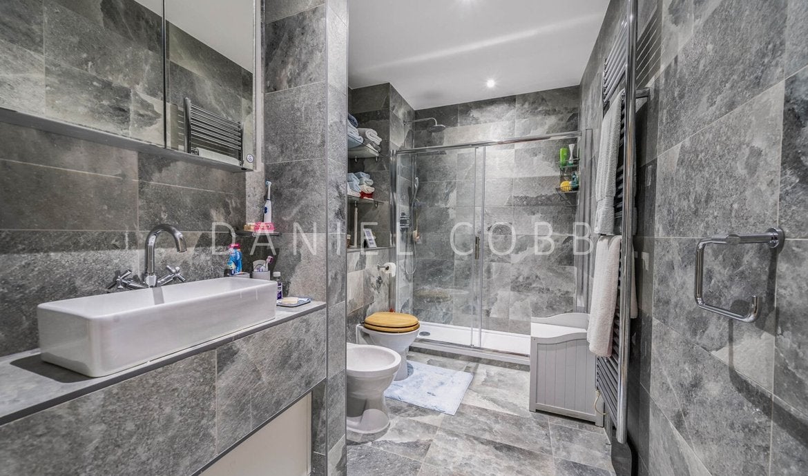 Flat Dean Ryle Street in City of Westminster