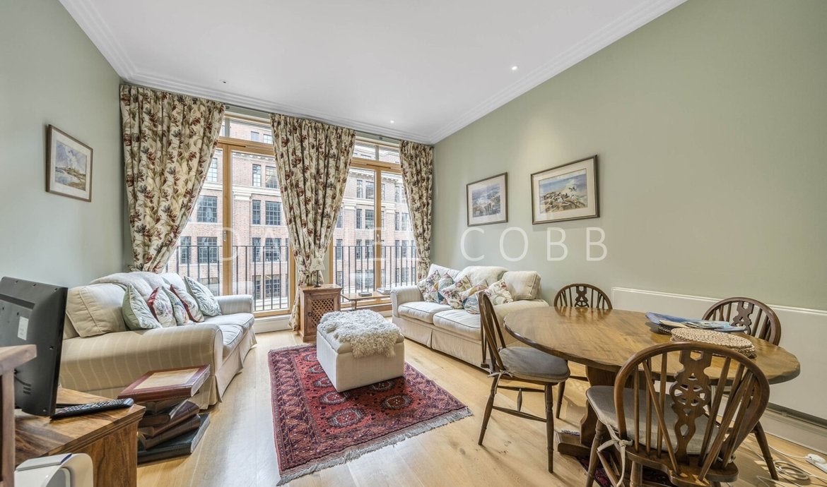 Flat Dean Ryle Street in City of Westminster